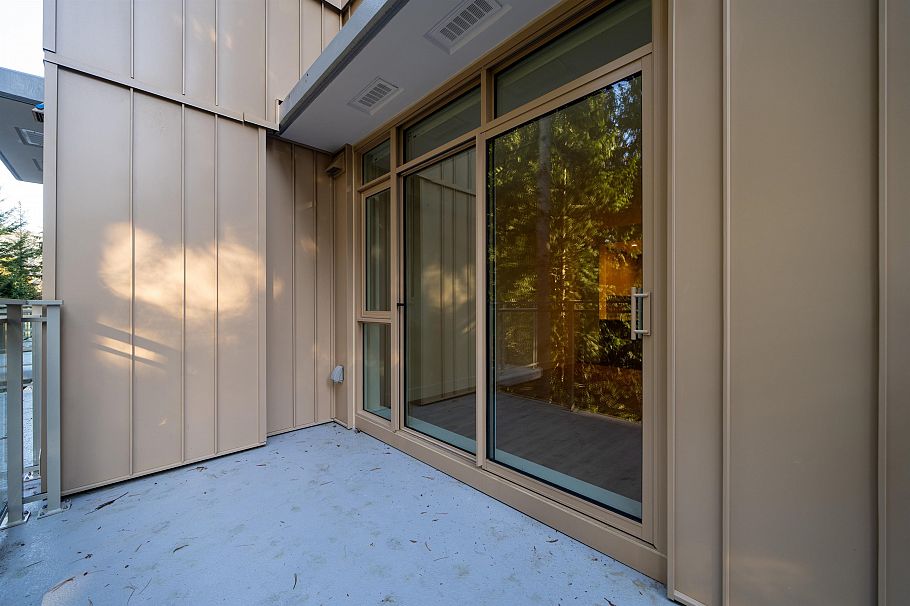 402 2325 Emery Court North Vancouver, BC - 17