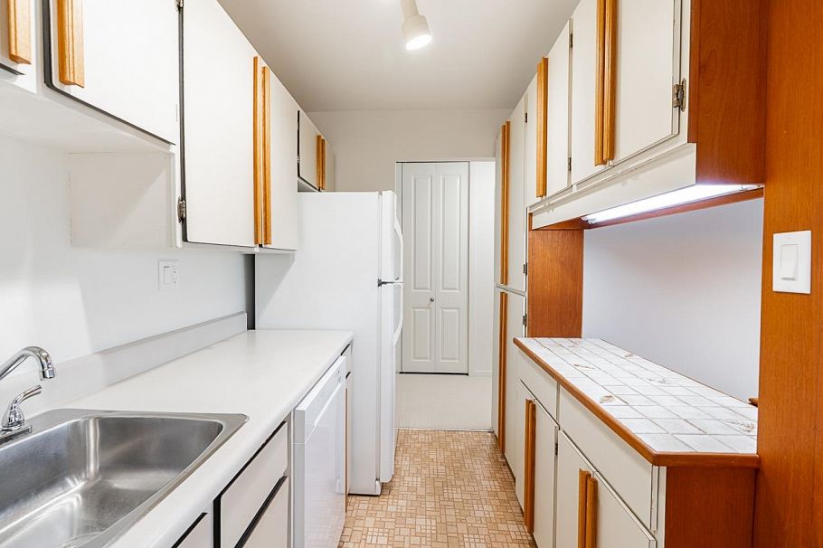 208 1355 Harwood Street Vancouver, BC - 12