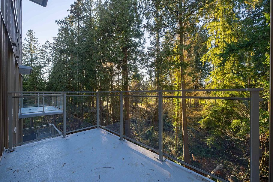 402 2325 Emery Court North Vancouver, BC - 15