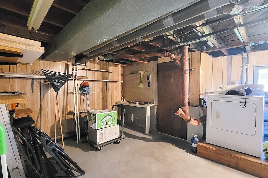 442 W 23rd Street North Vancouver, BC - 34