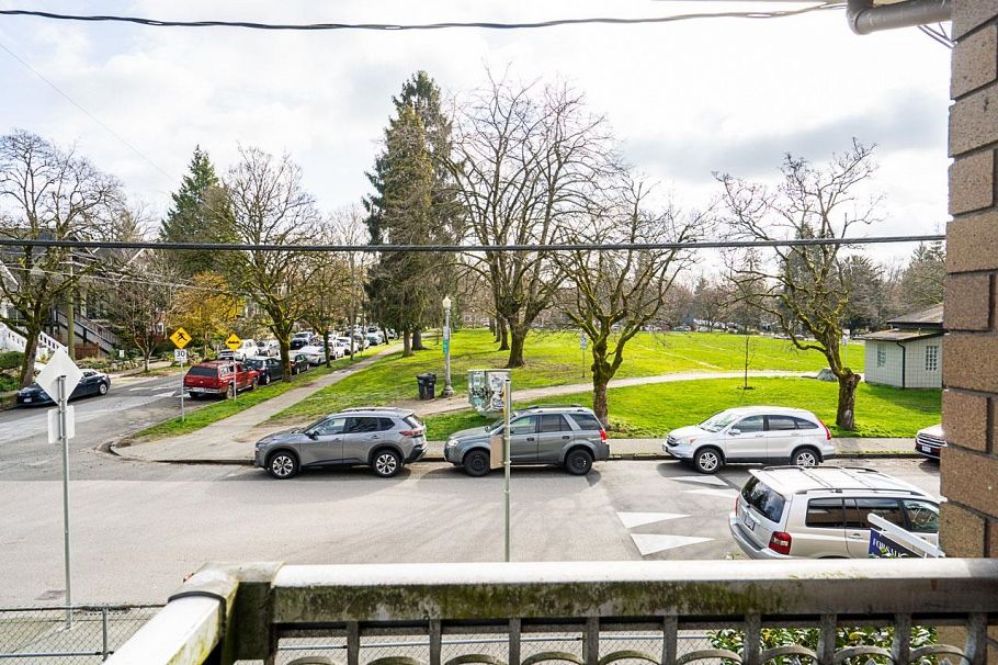 1415 Salsbury Drive Vancouver, BC - 9