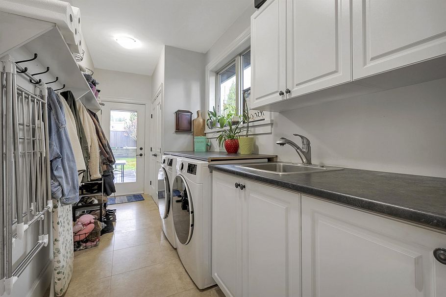 518 E 16th Street North Vancouver, BC - 17