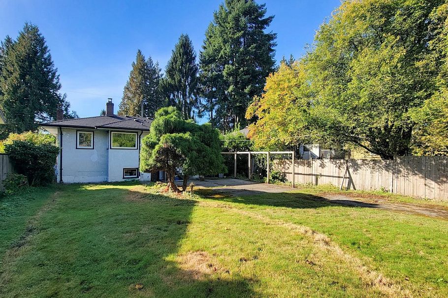 442 W 23rd Street North Vancouver, BC - 12