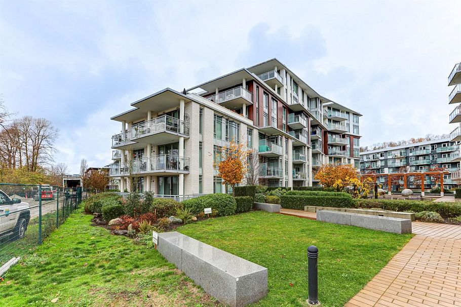 108 3188 Riverwalk Avenue Vancouver, BC - 3