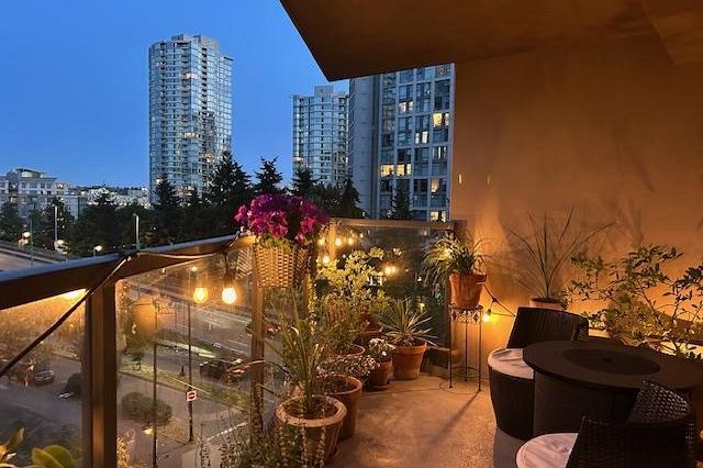 603 989 Beatty Street Vancouver, BC - 1