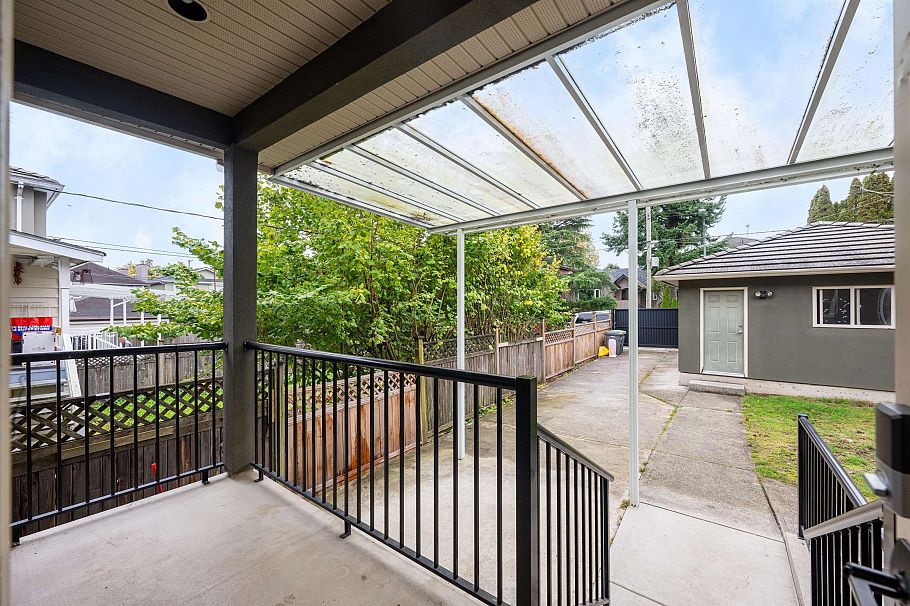 7949 Montcalm Street Vancouver, BC - 29