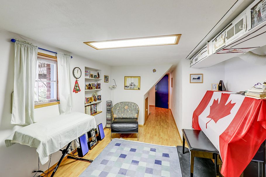 534 E 9th Street North Vancouver, BC - 15