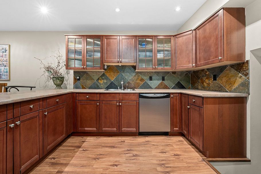 6 230 W 15th Street North Vancouver, BC - 10