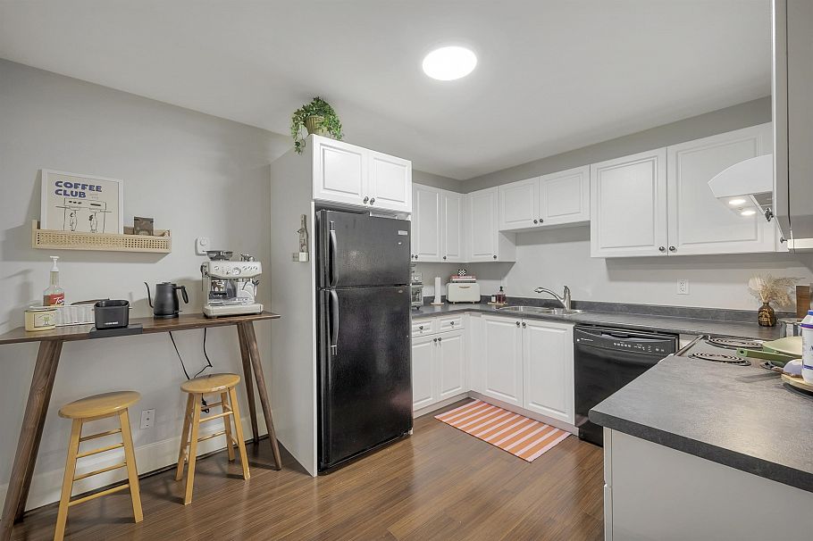 518 E 16th Street North Vancouver, BC - 31