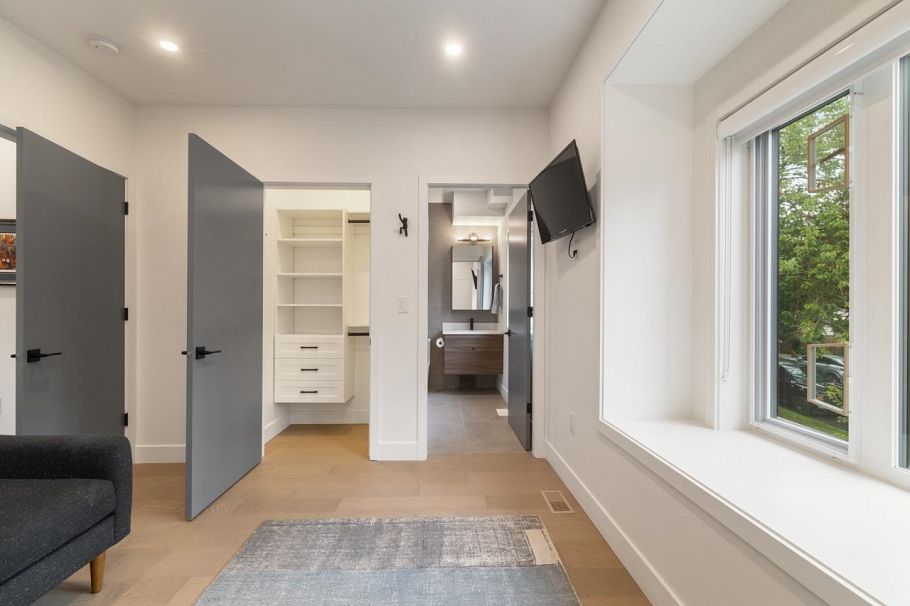 1 938 E 10th Avenue Vancouver, BC - 25