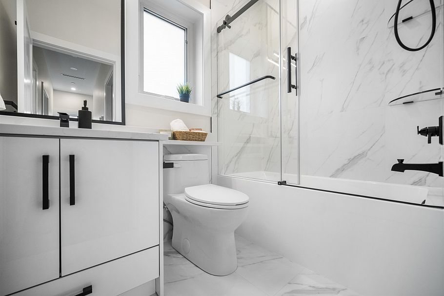 1 5378 Culloden Street Vancouver, BC - 12