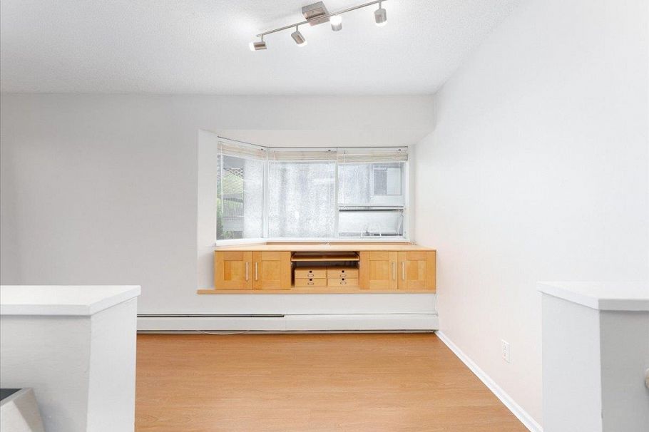 202 1550 Chesterfield Avenue North Vancouver, BC - 6