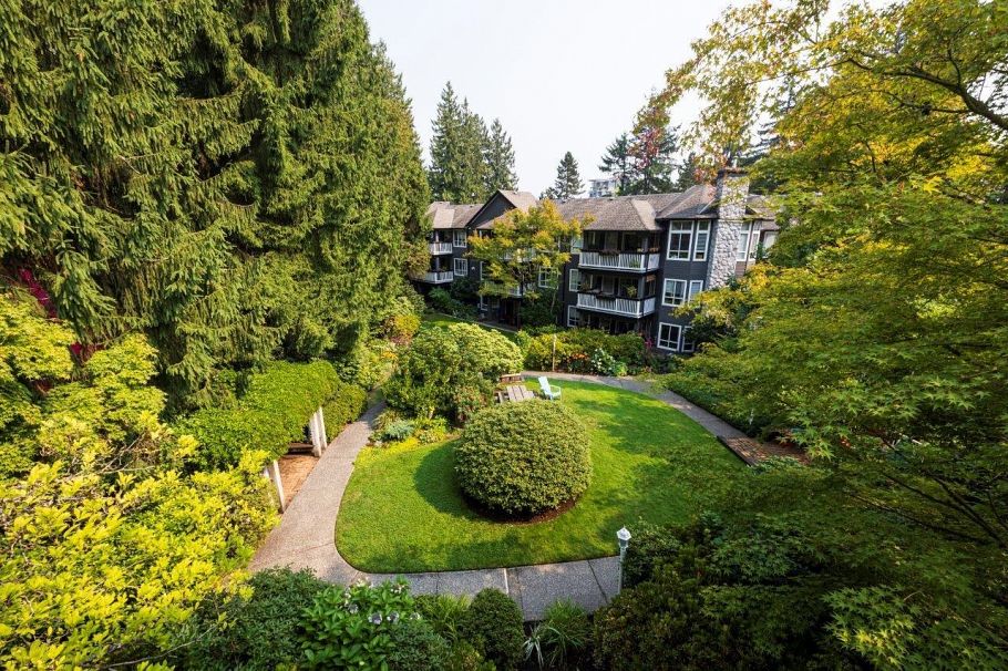 302 1133 E 29th Street North Vancouver, BC - 2