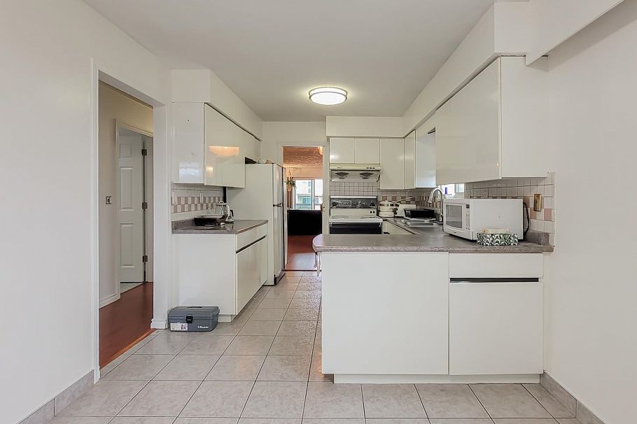 3279 E 24th Avenue Vancouver, BC - 20