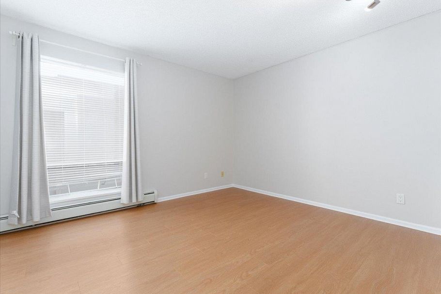 202 1550 Chesterfield Avenue North Vancouver, BC - 12