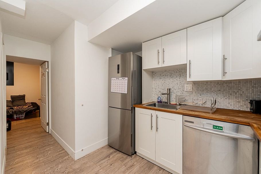 4377 Mountain Highway North Vancouver, BC - 19