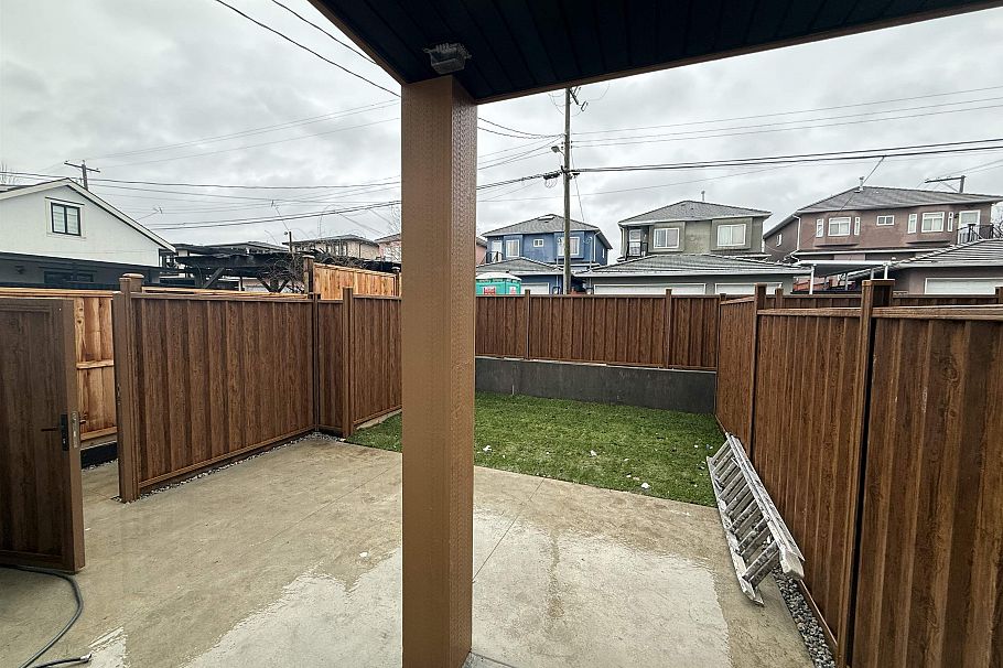 3 1577 E 58th Avenue Vancouver, BC - 14