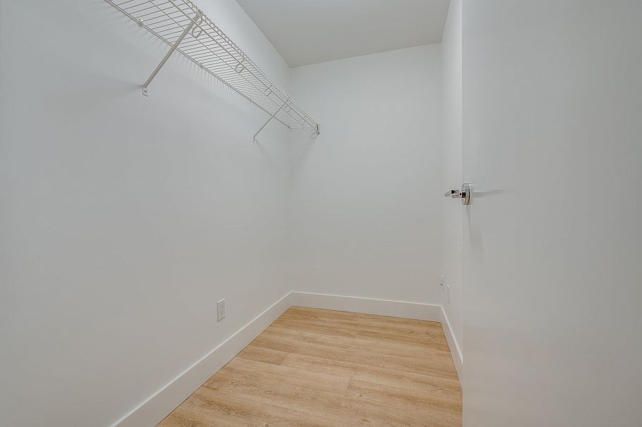 402 2325 Emery Court North Vancouver, BC - 10