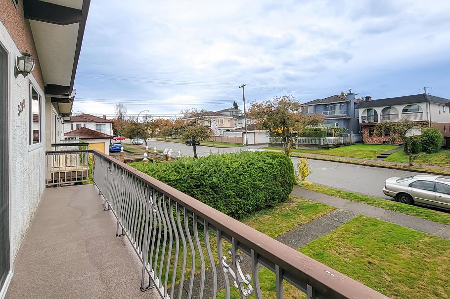 3279 E 24th Avenue Vancouver, BC - 18