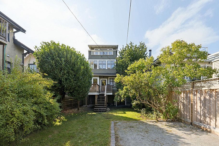 3617 West 2nd Avenue Vancouver, BC - 37