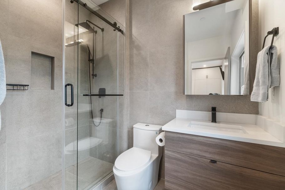 1 938 E 10th Avenue Vancouver, BC - 26