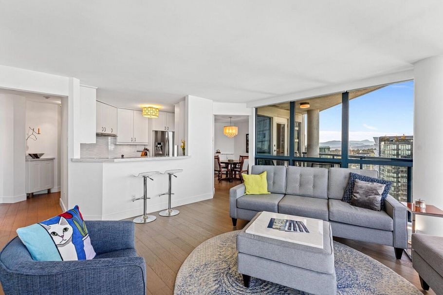 2302 1415 West Georgia Street Vancouver, BC - 4