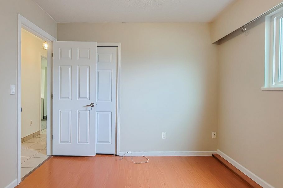 3279 E 24th Avenue Vancouver, BC - 11