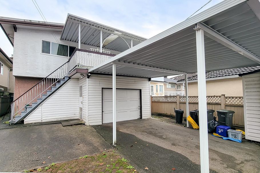 3279 E 24th Avenue Vancouver, BC - 33