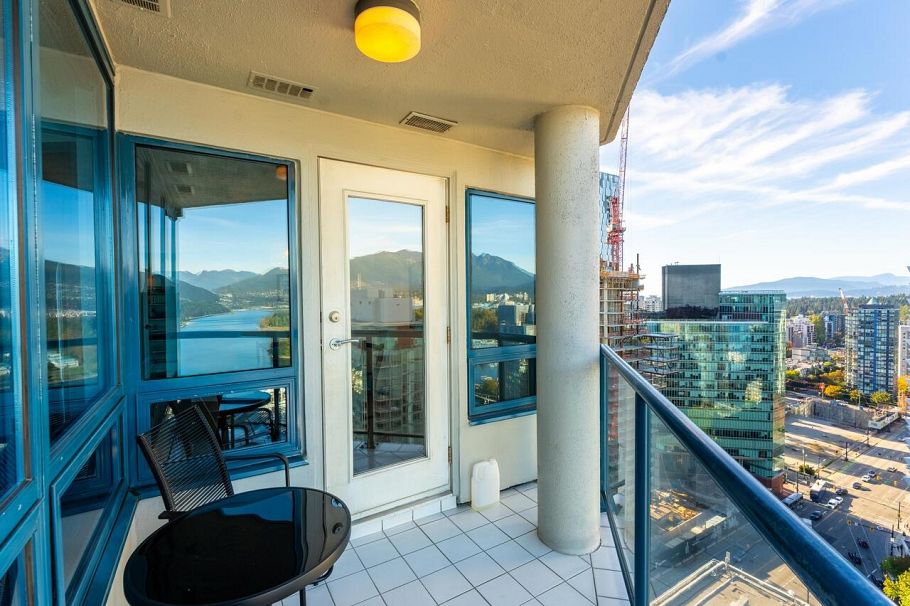 2302 1415 West Georgia Street Vancouver, BC - 27