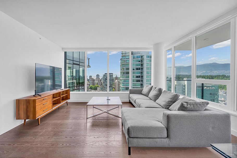 2001 620 Cardero Street Vancouver, BC - 3