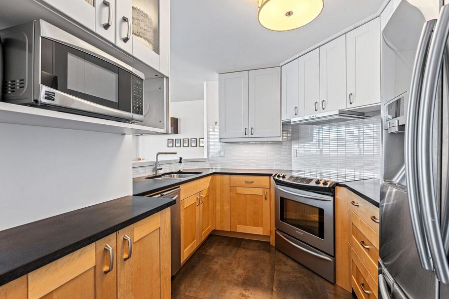 2302 1415 West Georgia Street Vancouver, BC - 10