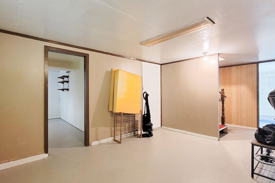 442 W 23rd Street North Vancouver, BC - 28