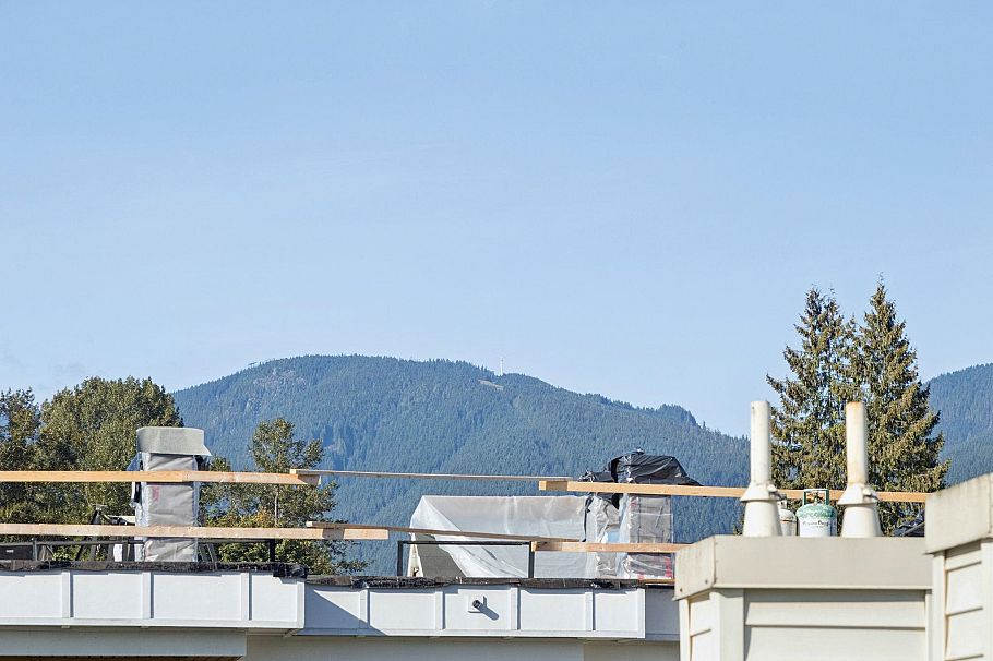 22 728 W 14th Street North Vancouver, BC - 21