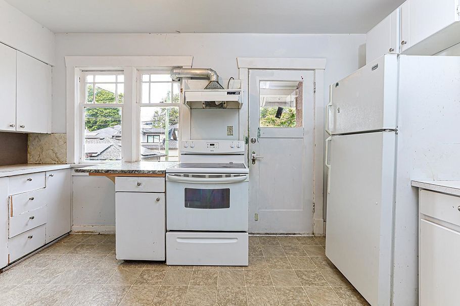 4557 W 14th Avenue Vancouver, BC - 18