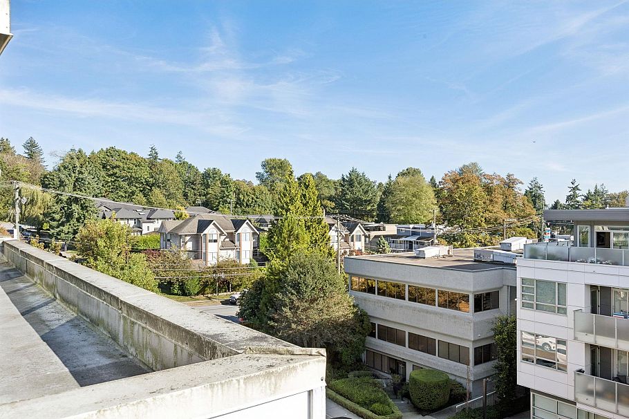 22 728 W 14th Street North Vancouver, BC - 20