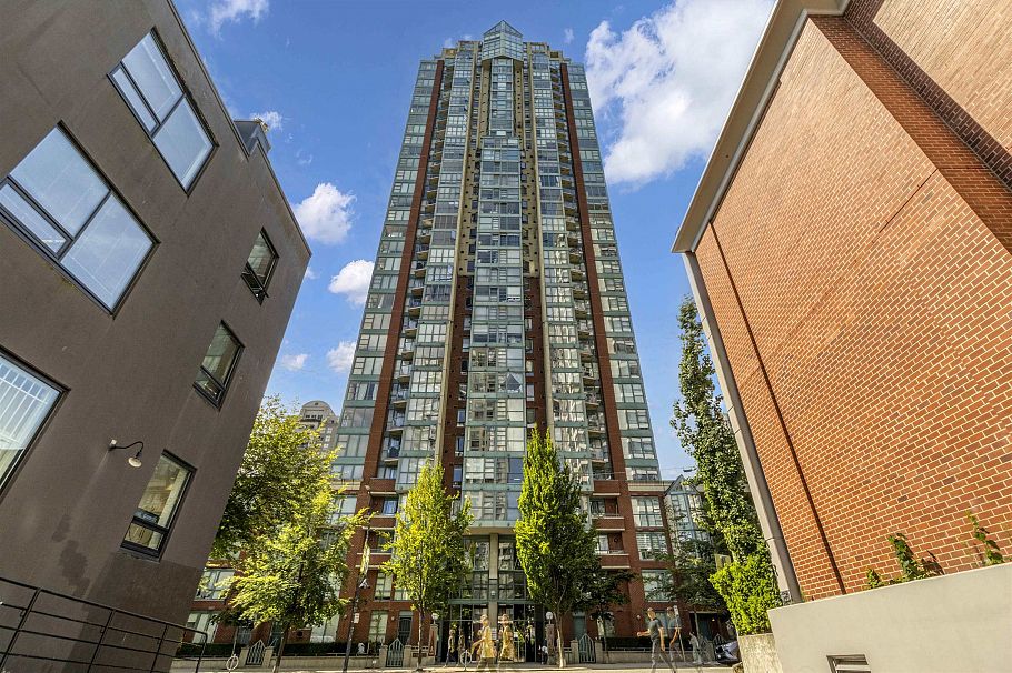 710 939 Homer Street Vancouver, BC - 1