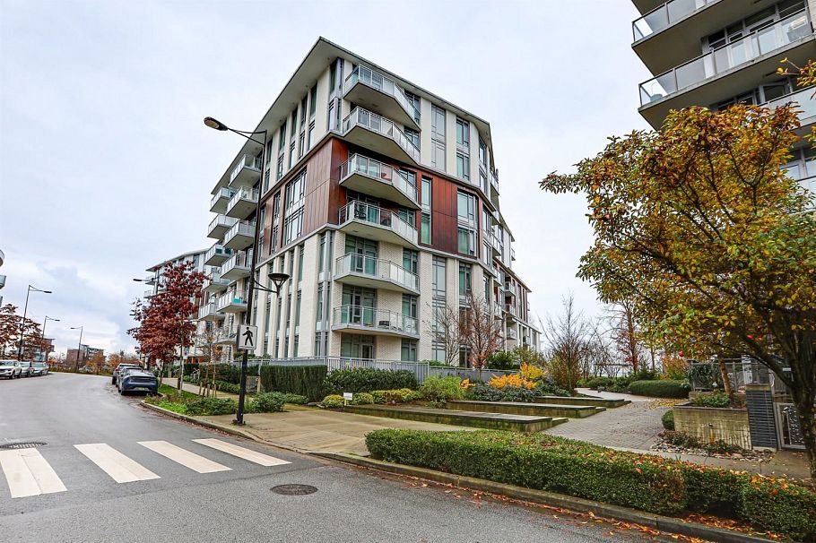 108 3188 Riverwalk Avenue Vancouver, BC - 5