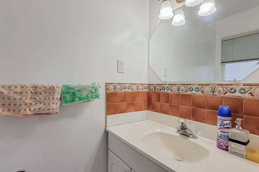 3279 E 24th Avenue Vancouver, BC - 28