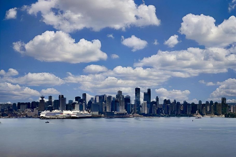 805 683 W Victoria Park North Vancouver, BC - 1