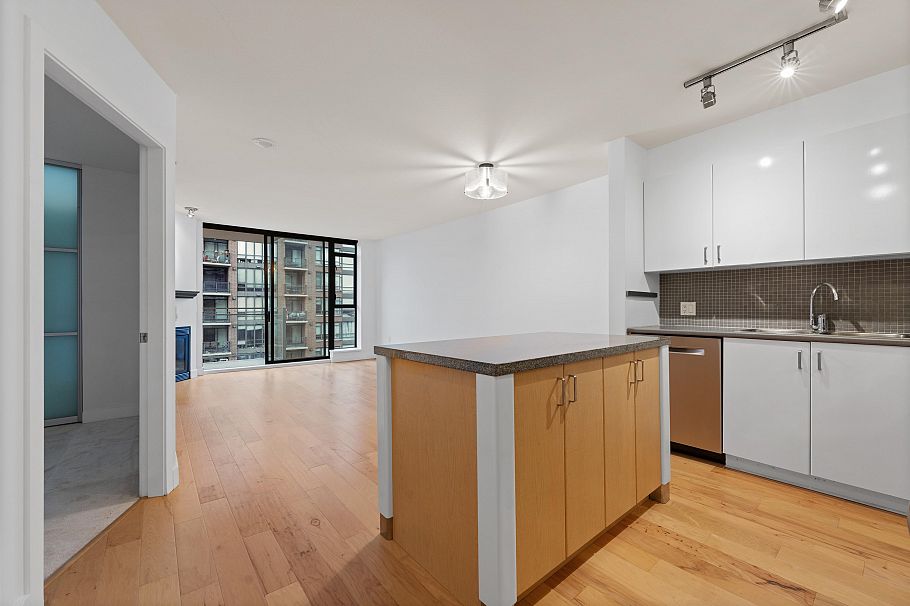 805 175 W 1st Street North Vancouver, BC - 14