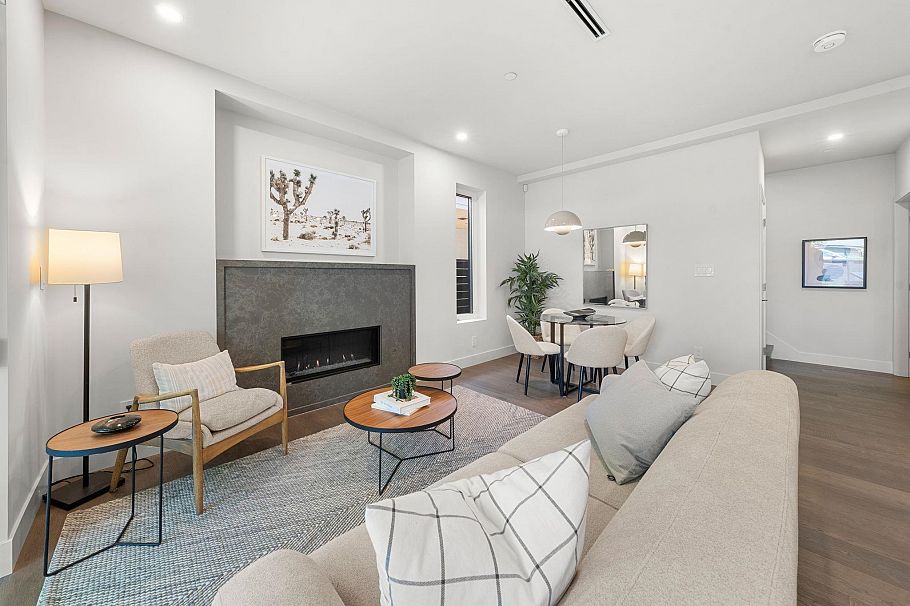 1 638 E 46th Avenue Vancouver, BC - 2