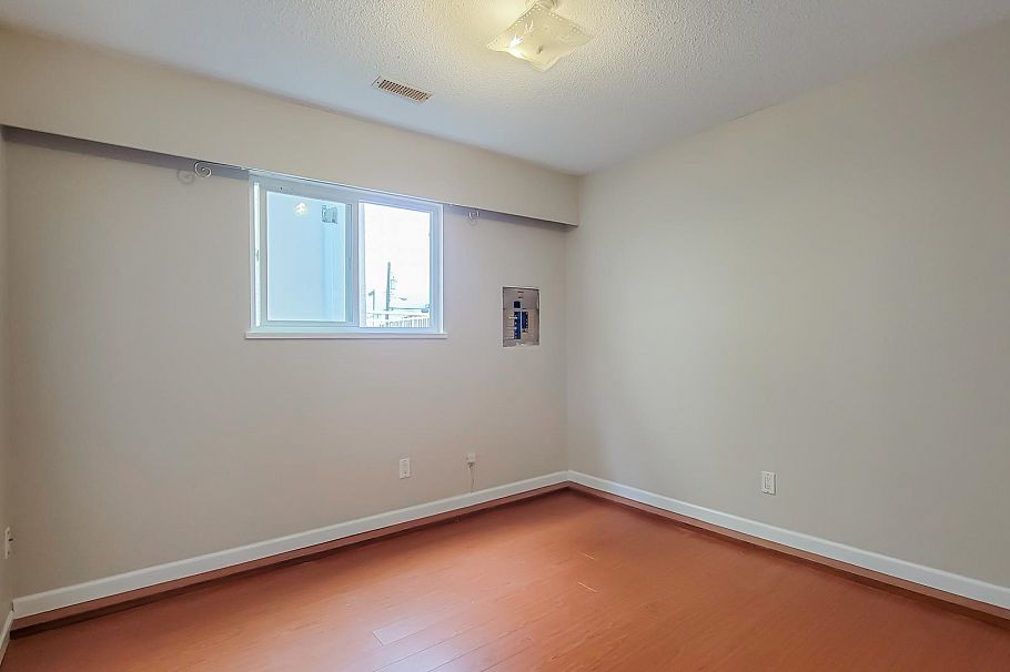 3279 E 24th Avenue Vancouver, BC - 10