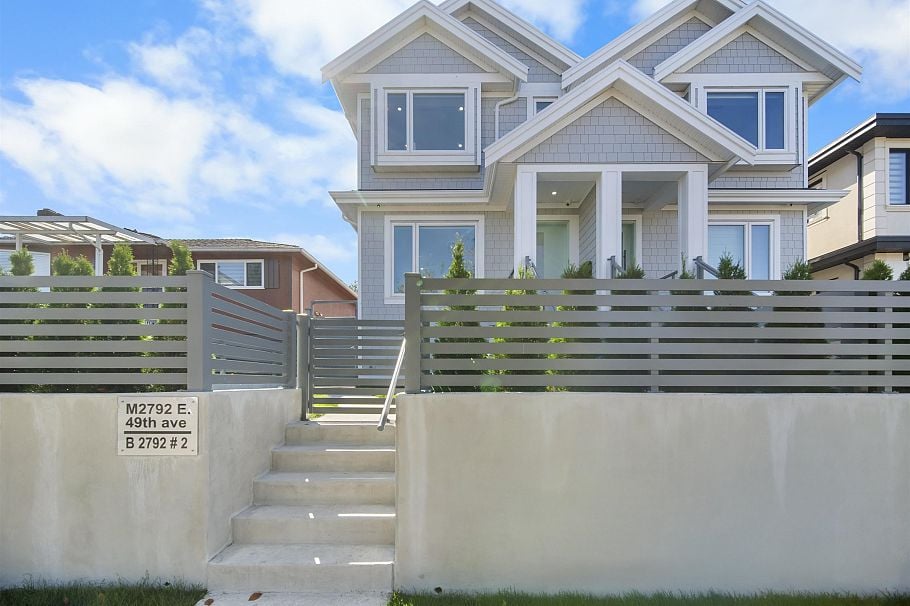 2790 E 49th Avenue Vancouver, BC - 1