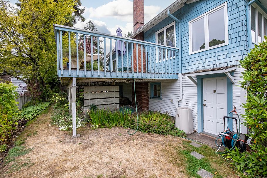534 E 9th Street North Vancouver, BC - 5