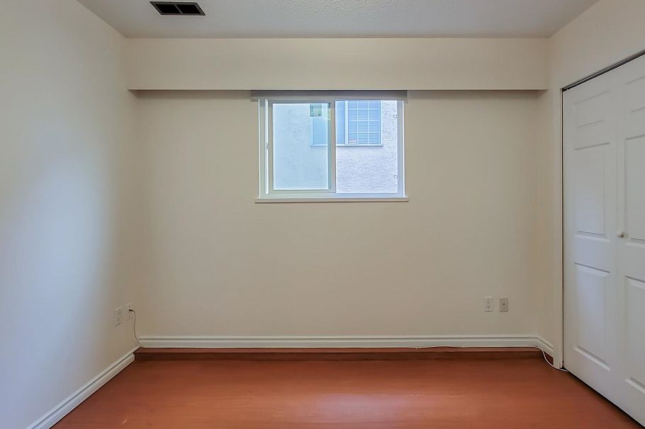 3279 E 24th Avenue Vancouver, BC - 12