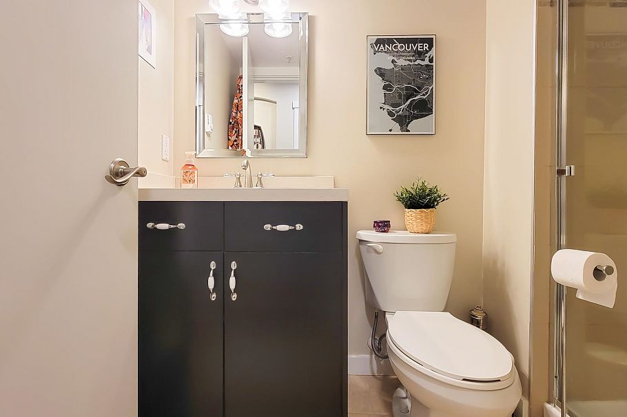 214 3038 Kent Avenue South E Vancouver, BC - 17