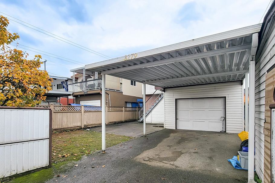 3279 E 24th Avenue Vancouver, BC - 31