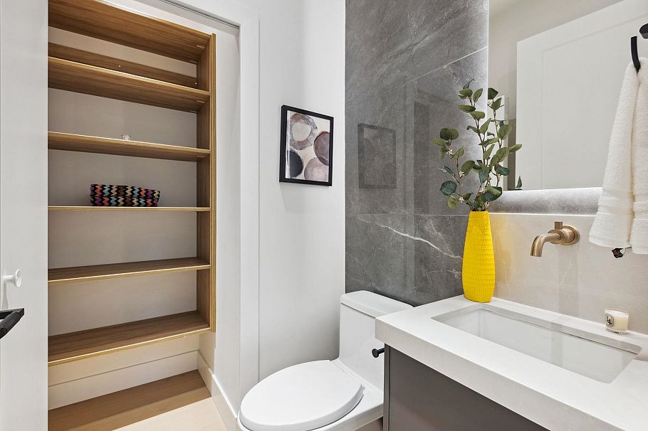 1 3081 West 14th Avenue Vancouver, BC - 26