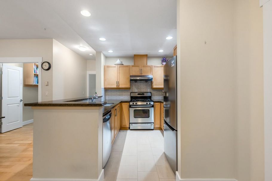 312 6328 Larkin Drive Vancouver, BC - 7