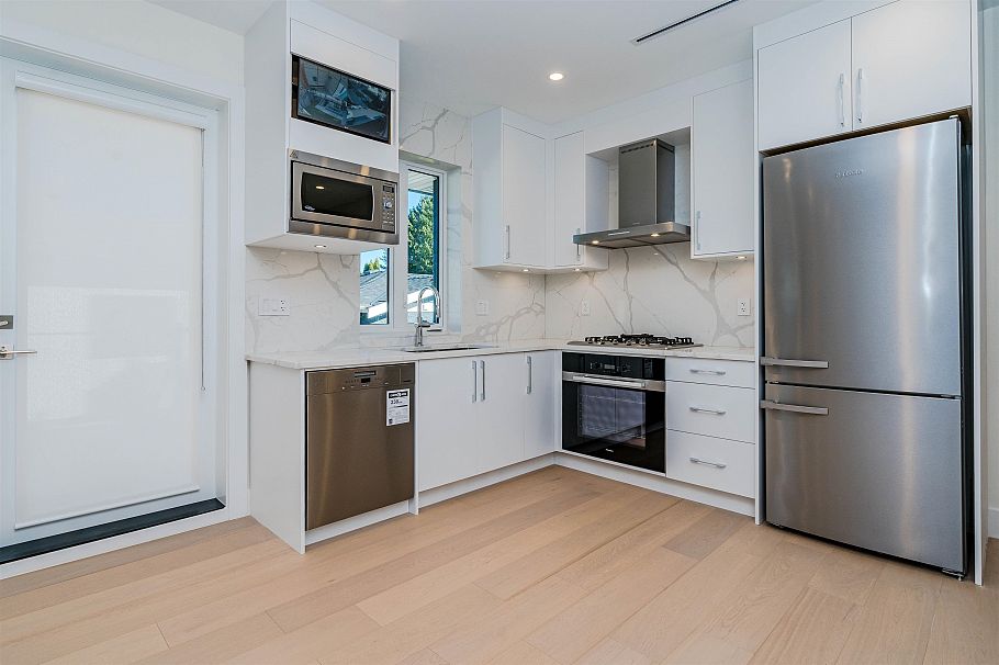 1 8190 Cartier Street Vancouver, BC - 7